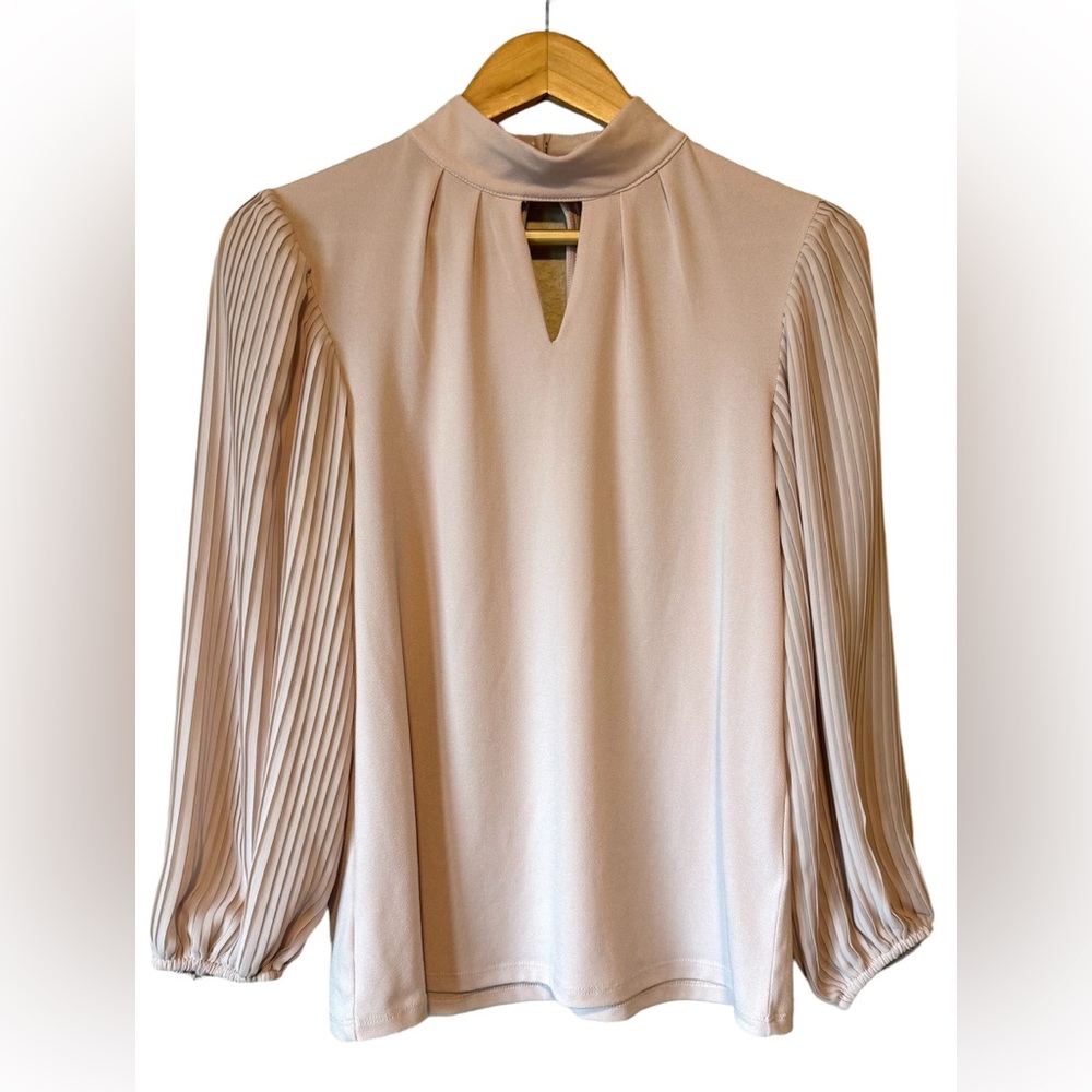 Cable & gauge Women’s Pleated Lantern Sleeve Cut Out Blouse Blush- Size S